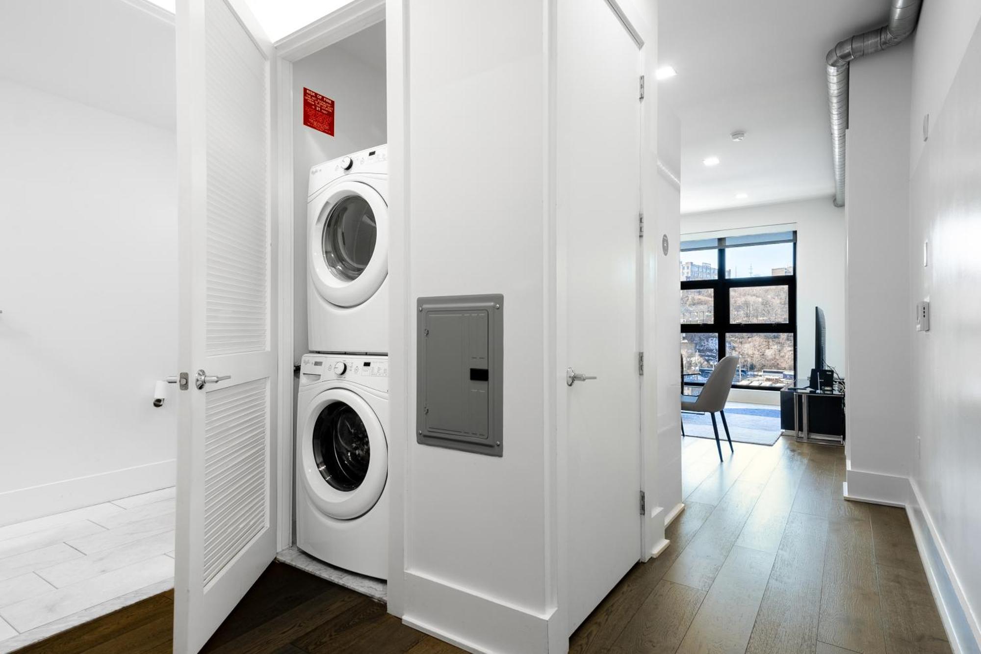 Dharma Home Suites Hoboken Exterior foto